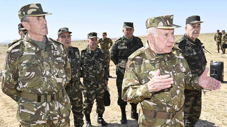 Le général d’armée Saïd Chanegriha exhorte les soldats à combattre le terrorisme «avec une fermeté absolue»