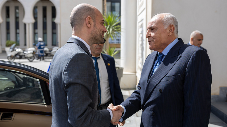 Les appels du pied de la France à l’Algérie dans un contexte géopolitique et politique tendu