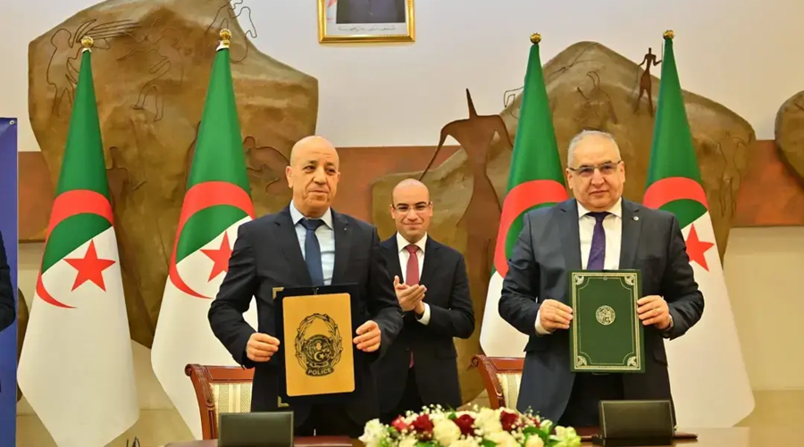 Numérisation des services consulaires : signature d’une convention entre le MAE et l’Intérieur