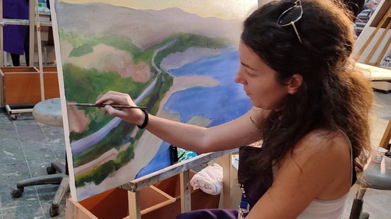 Mila ouvre ses bras au monde : 18 talents étrangers illuminent la 2e édition du Salon des arts plastiques