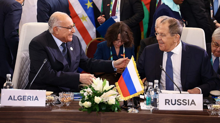 Algérie–Russie : Ahmed Attaf et Sergueï Lavrov renforcent leur coordination stratégique à Antalya