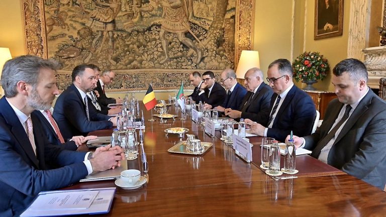 Attaf signe deux importants accords à Bruxelles : mobilité plus fluide et échanges accrus