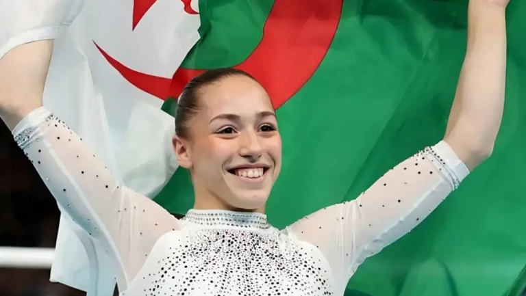 Kaylia Nemour brille en Égypte : un éclat sur les barres asymétriques