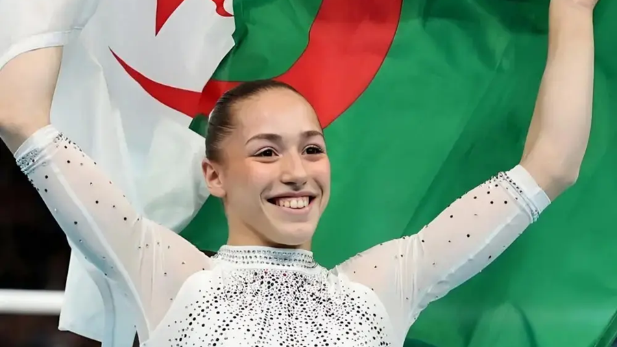  Kaylia Nemour brille en Égypte : un éclat sur les barres asymétriques 