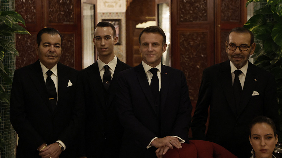 Emmanuel Macron fait-il semblant d’oublier qu’il est à l’origine de la crise avec l’Algérie ?