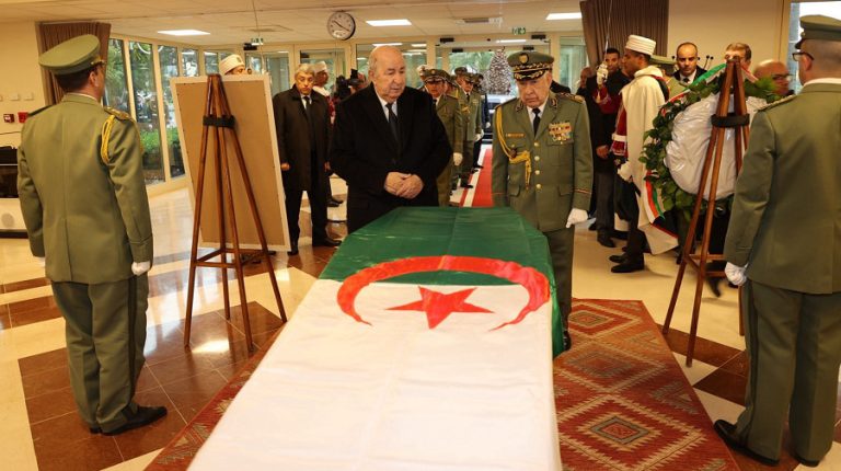 La revue El-Djeïch : hommage vibrant à Zeroual et appel à consolider le front interne