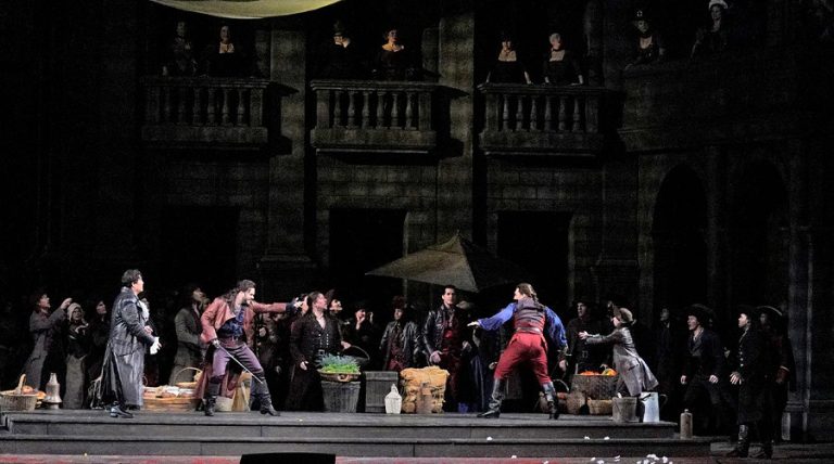 Des amours interdits aux amours passionnés : deux mondes extrêmes sans juste milieu