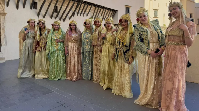 Patrimoine : immersion dans l’élégance de la Blousa de Mostaganem à Alger