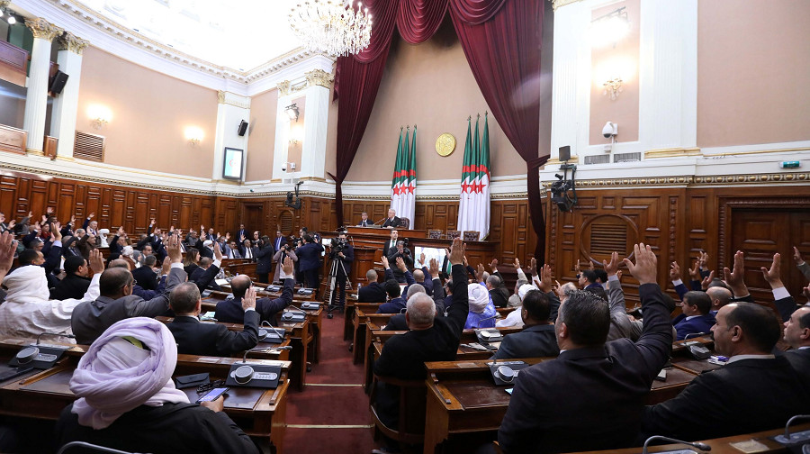 Le Conseil de la nation entérine le texte de loi criminalisant la colonisation française en Algérie