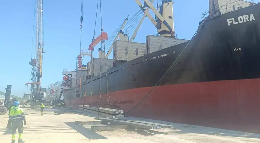 Port d’Annaba : 22 000 tonnes d’acier AQS en route pour l’Italie