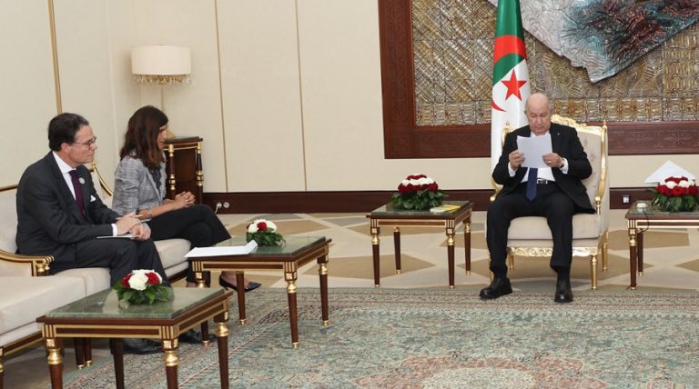 Le président Tebboune reçoit l’émissaire d’Emmanuel Macron et l’ambassadeur de France à Alger