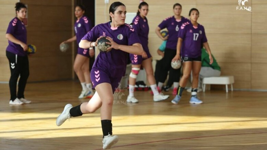 Hand-feminin-U20