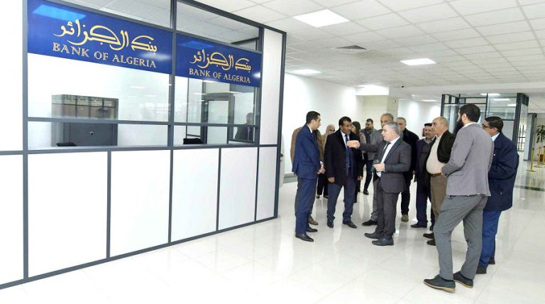 Le gouverneur de la Banque d’Algérie ordonne la facilitation de la délivrance des cartes Visa pour les voyageurs