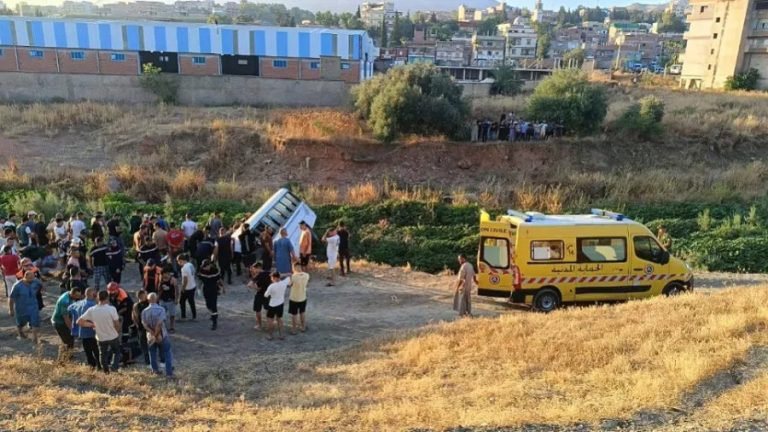 Encore un drame sur nos routes : six vies fauchées après le renversement d’un bus à Constantine