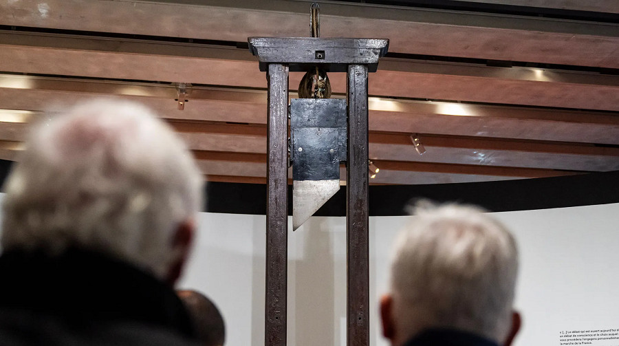 Le guillotineur