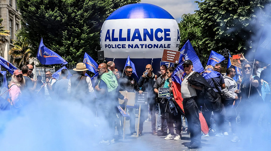 La police française se rebiffe et refuse d’être le marchepied des ambitions politiciennes